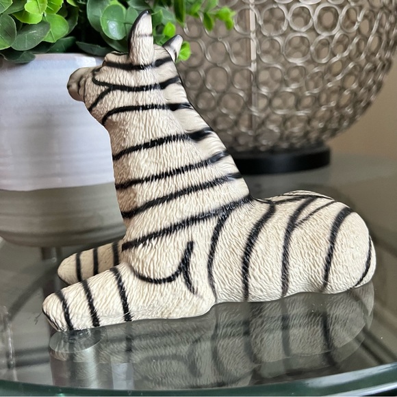 House of Global Art Vintage Zebra Figurine - Picture 9 of 9